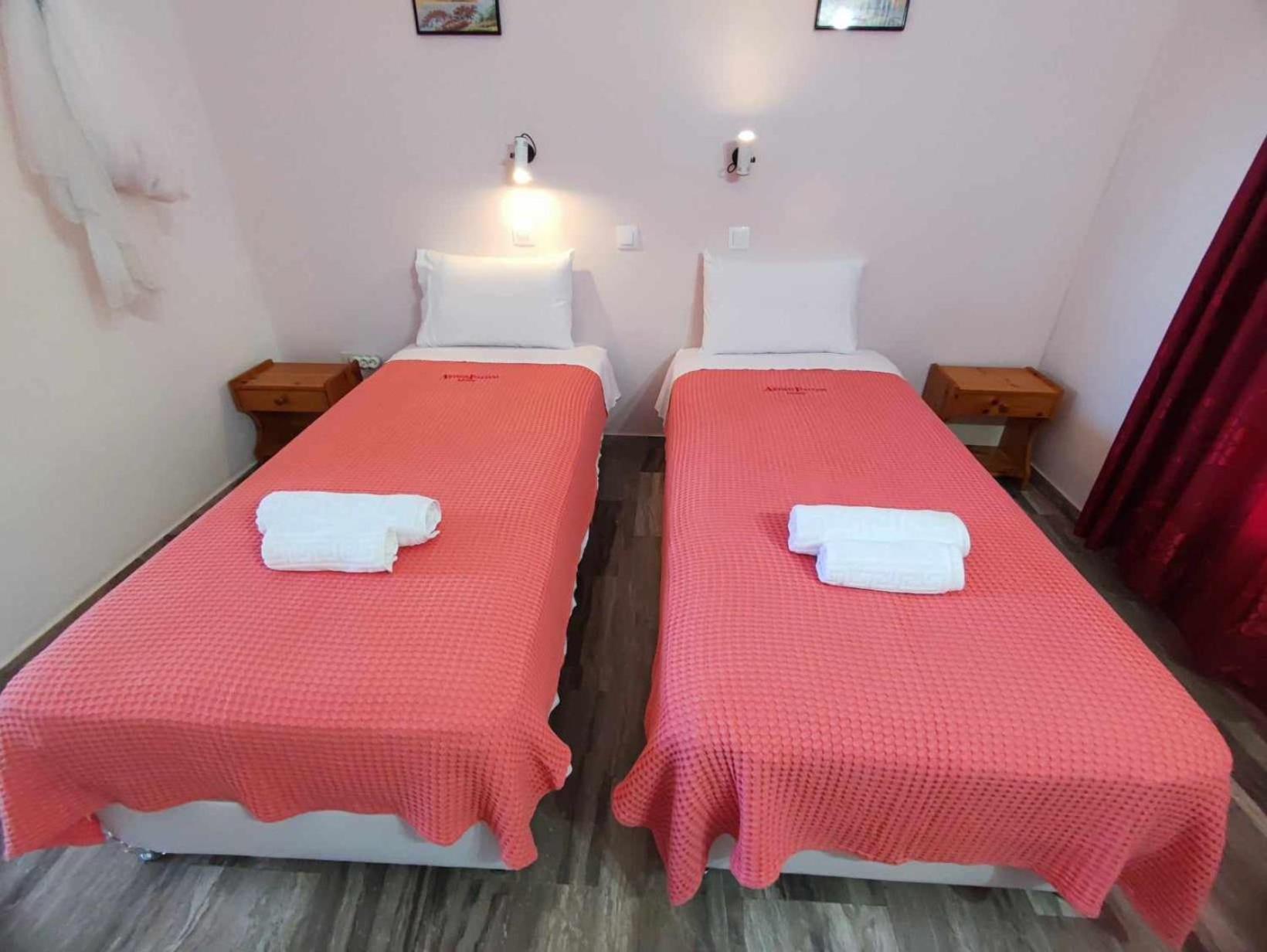 Marianna House Hotel Agios Georgios Pagon Luaran gambar