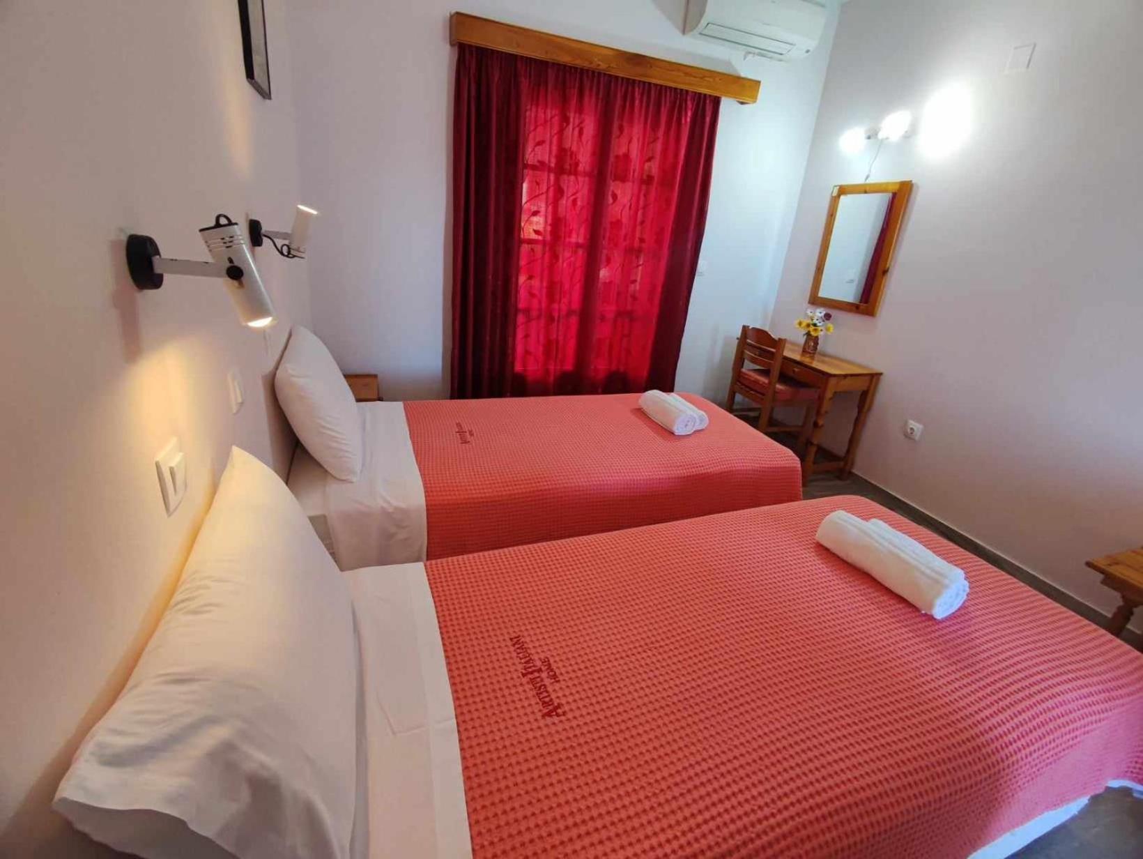 Marianna House Hotel Agios Georgios Pagon Luaran gambar