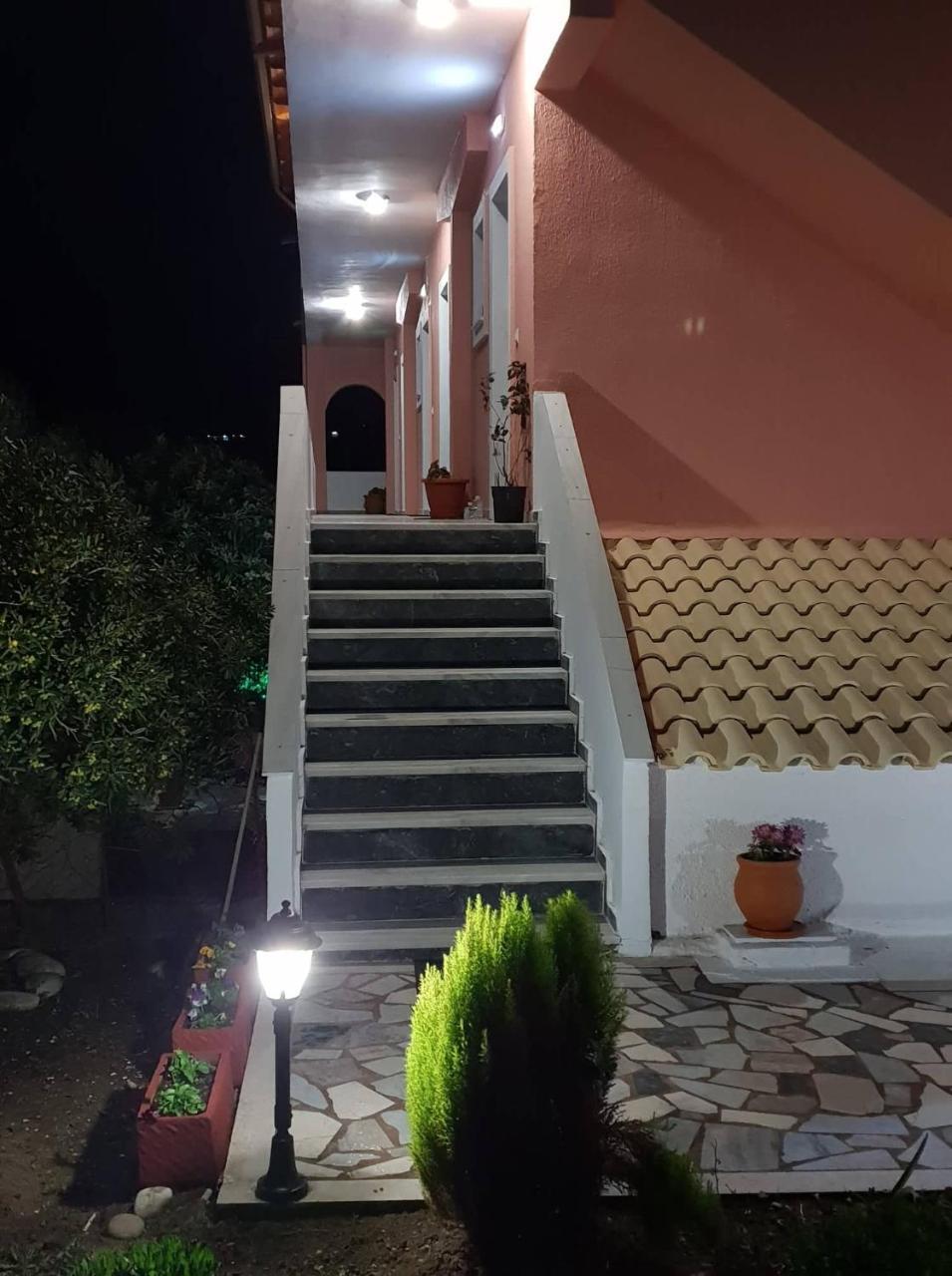 Marianna House Hotel Agios Georgios Pagon Luaran gambar